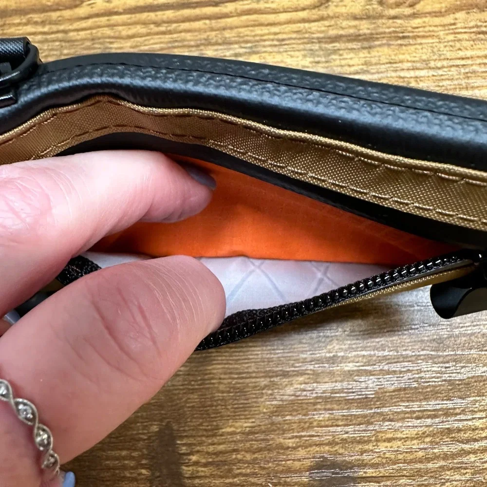 Alpaka includes carrying setup