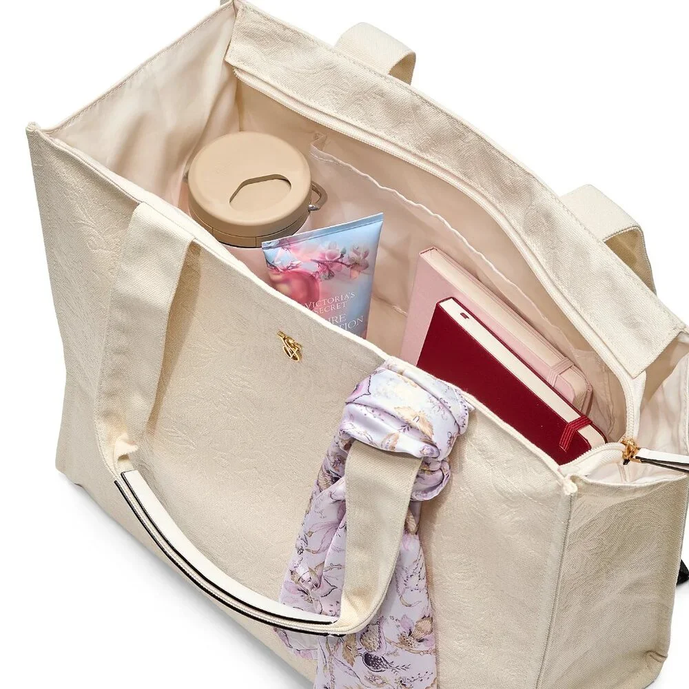Victorias Secret bag features