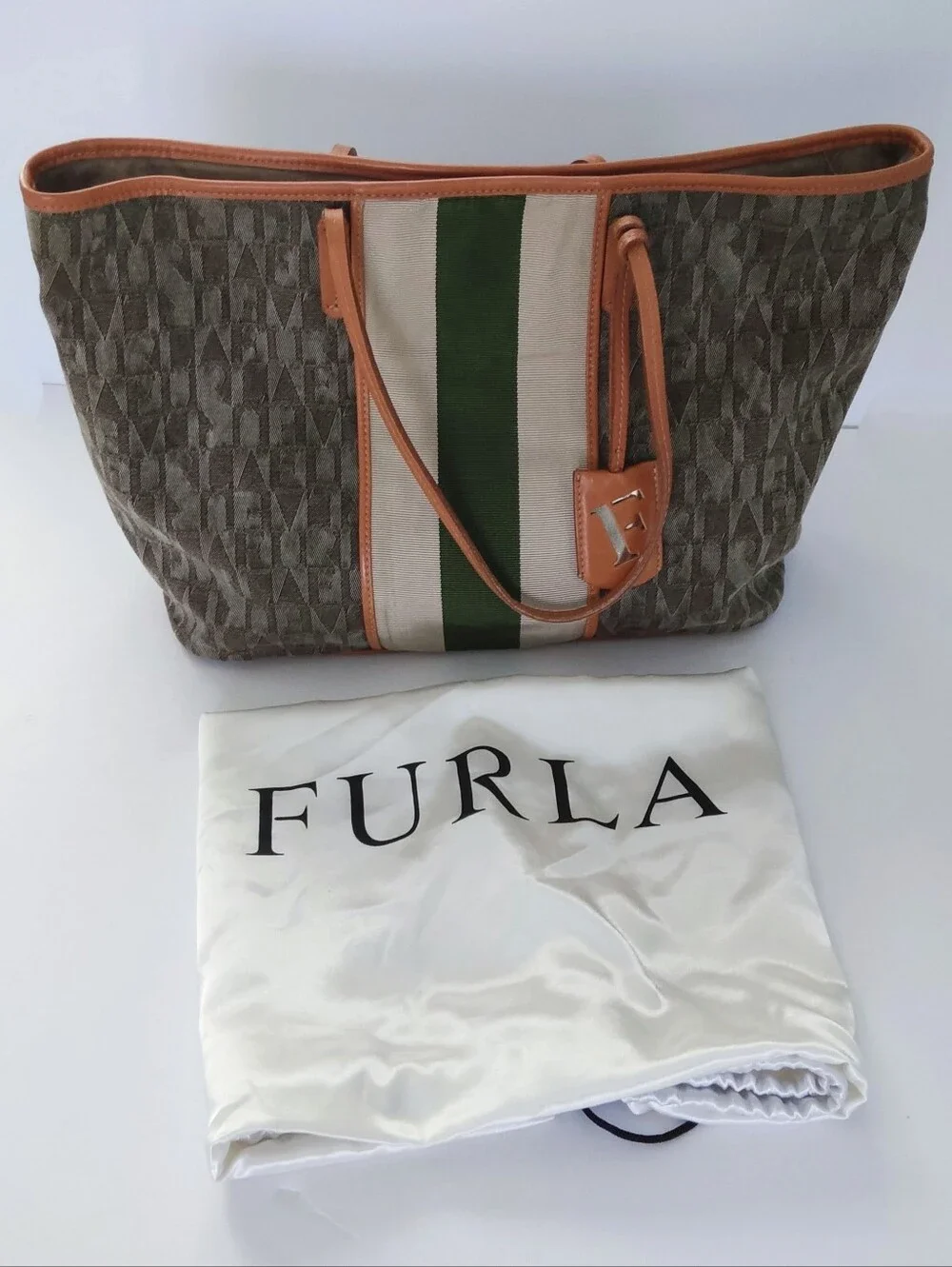 Furla clean design