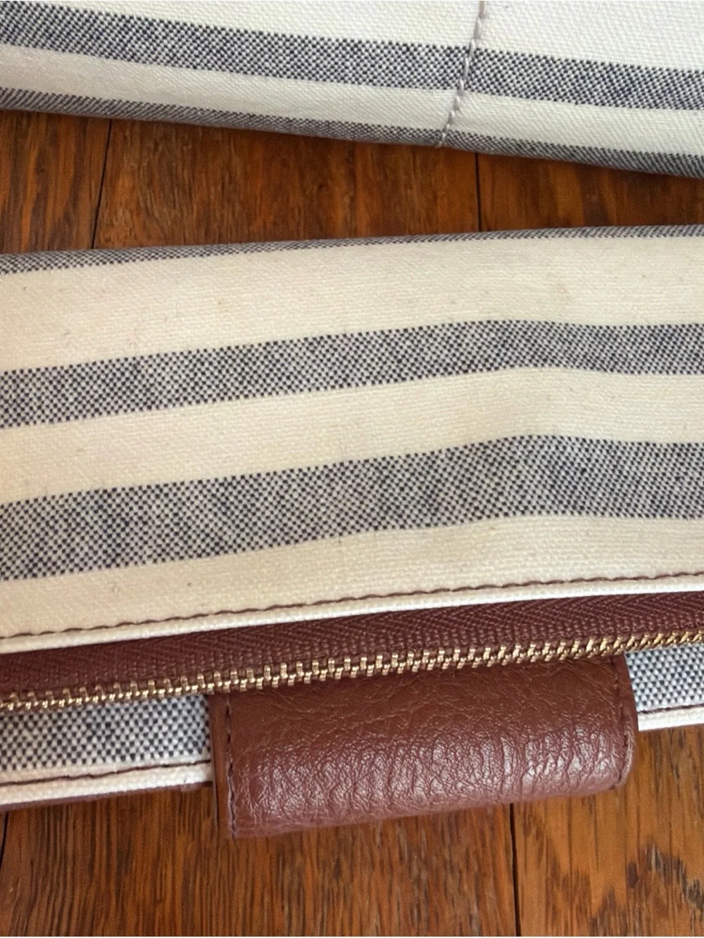 Fossil bag see cracked