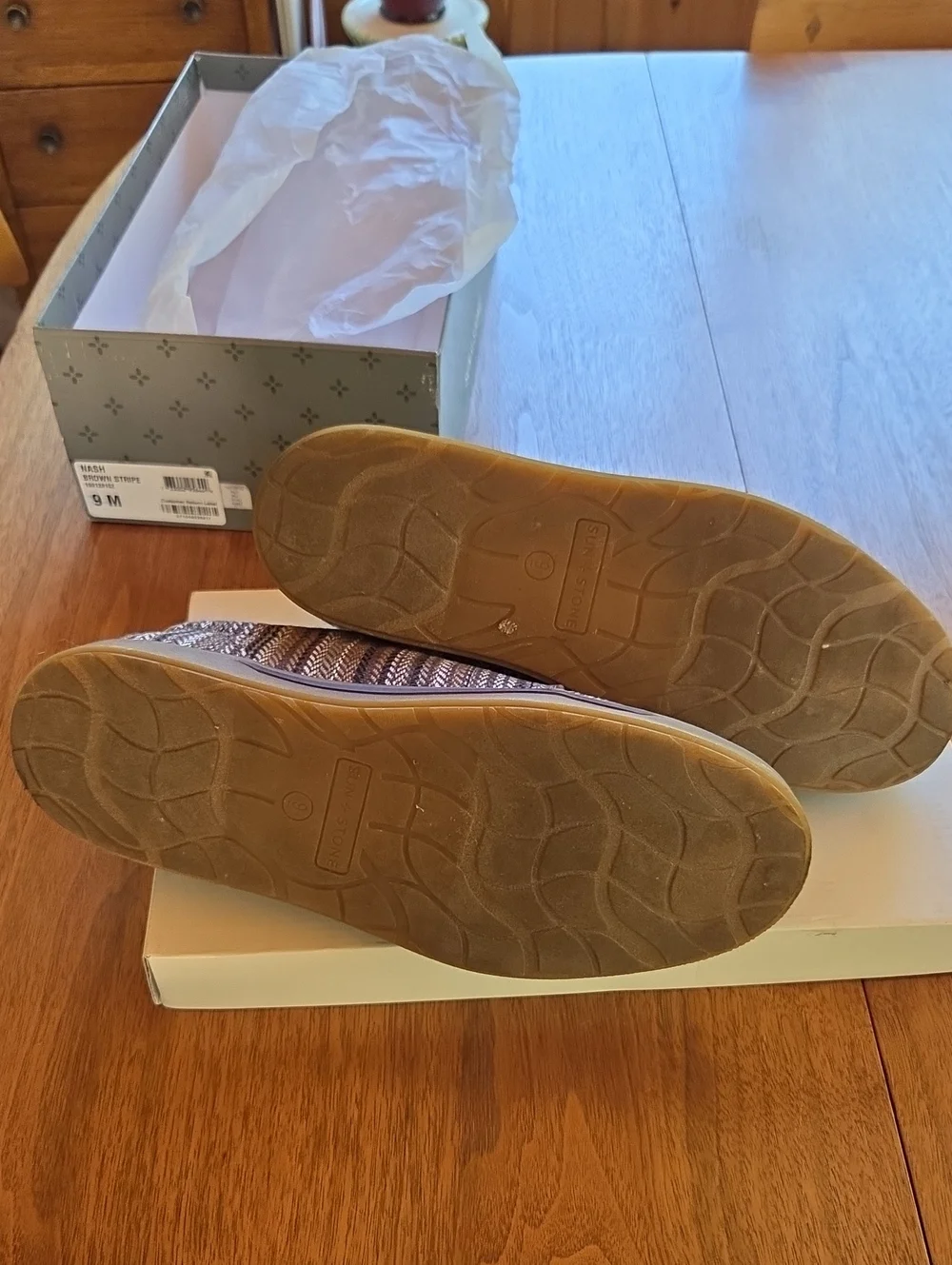 Sun And Stone cushioned easily day