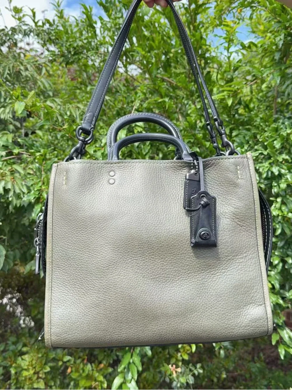 Coach Pebbled Leather Rogue Bag 30 （38124）