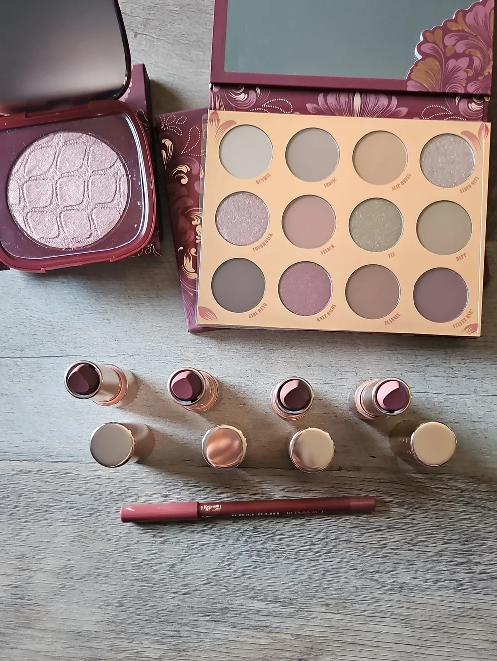 Colourpop includes shimmering