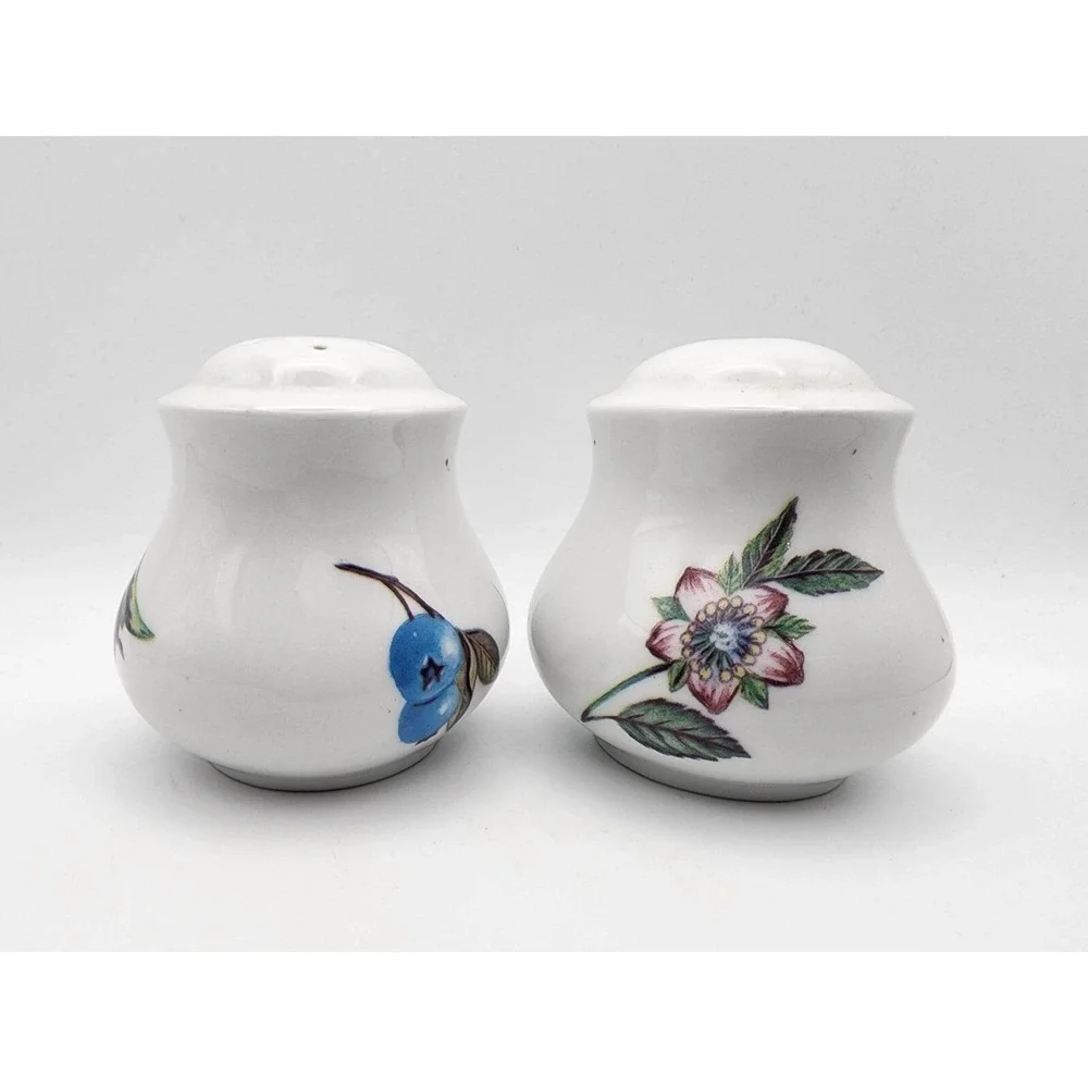 Vintage Ceramic Salt And Pepper‎ Shakers Hand Painted Blueberries Blooms China