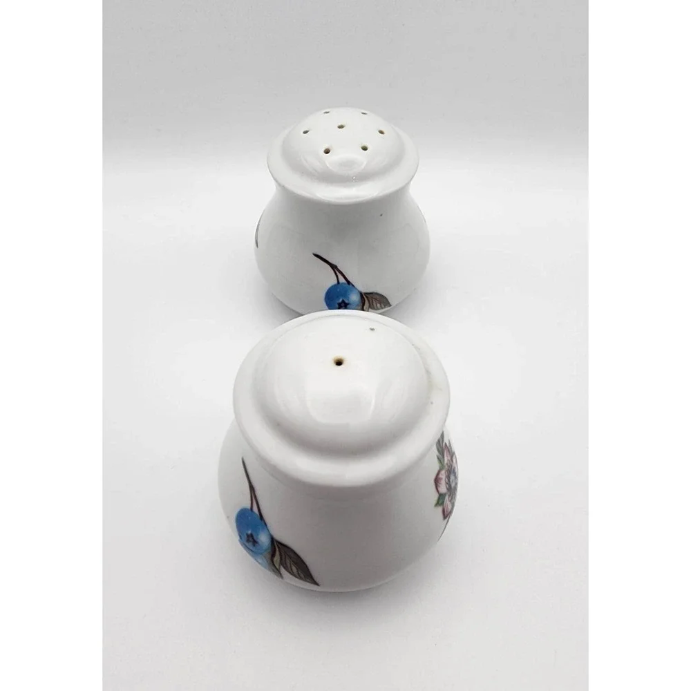 The Unbranded Brand vintage ceramic