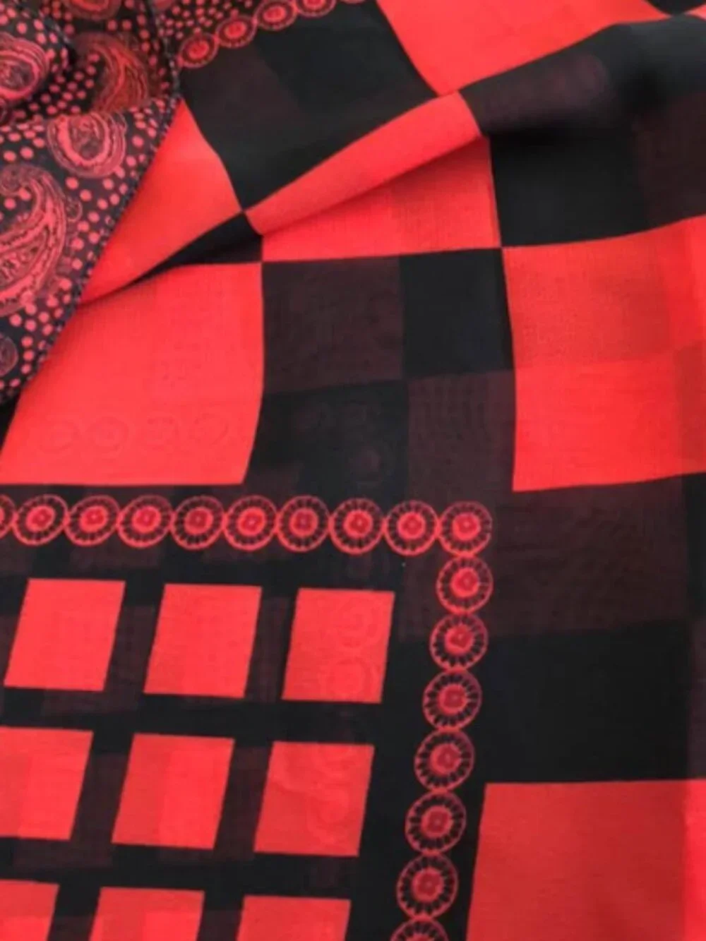 N/A red black