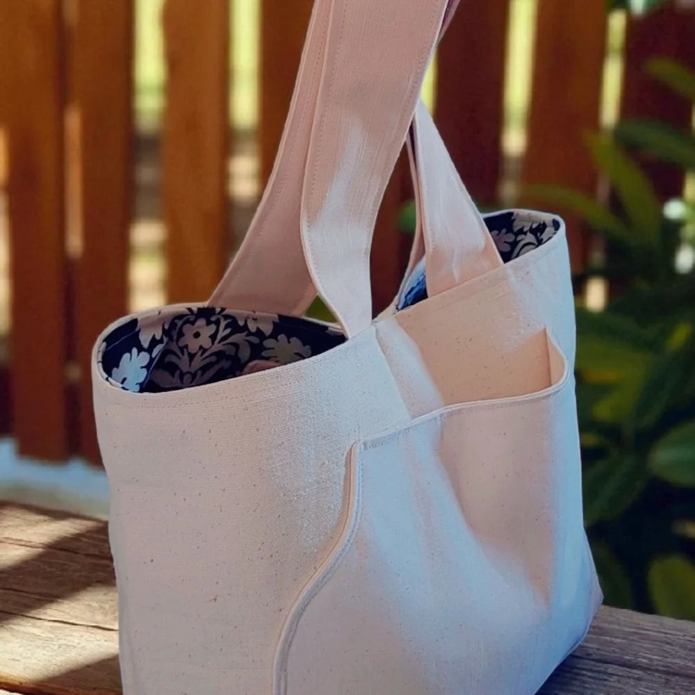 Cream Tote Bag with Simple Design