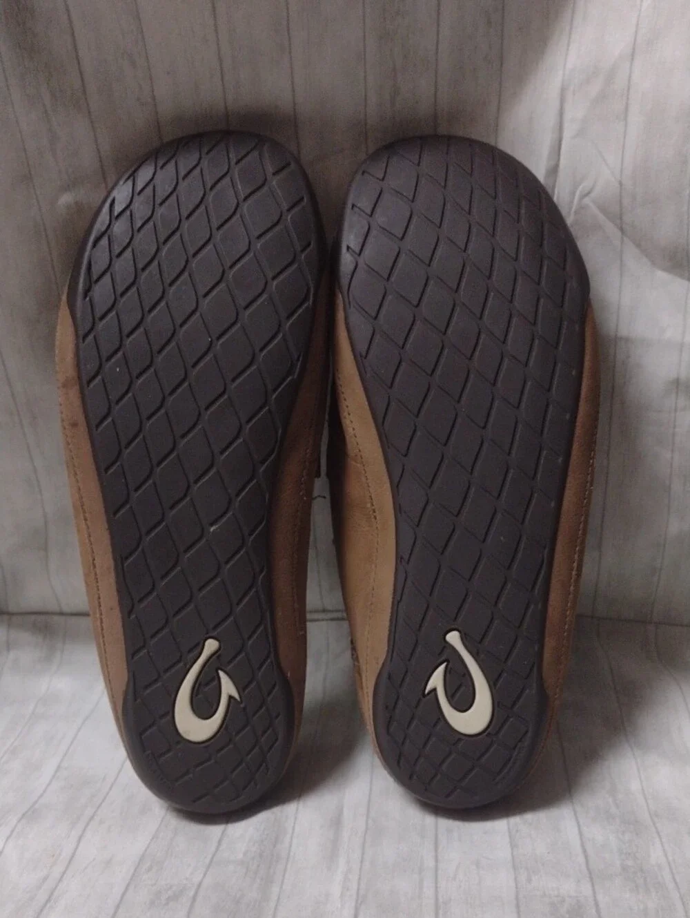OluKai men brown