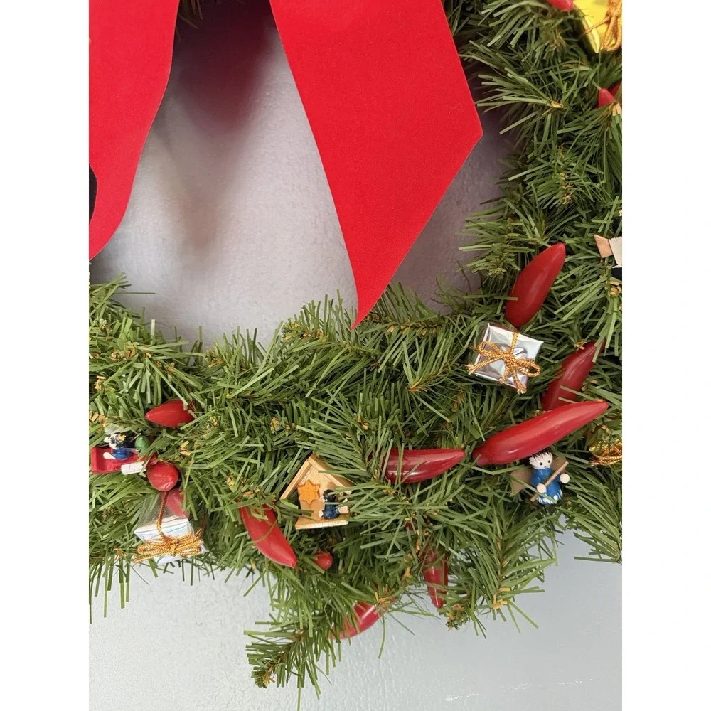 The Unbranded Brand vintage holiday
