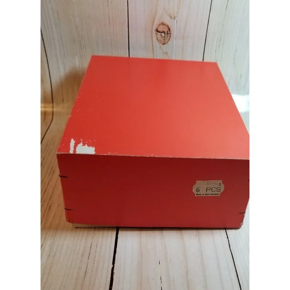 Unbranded vintage holiday