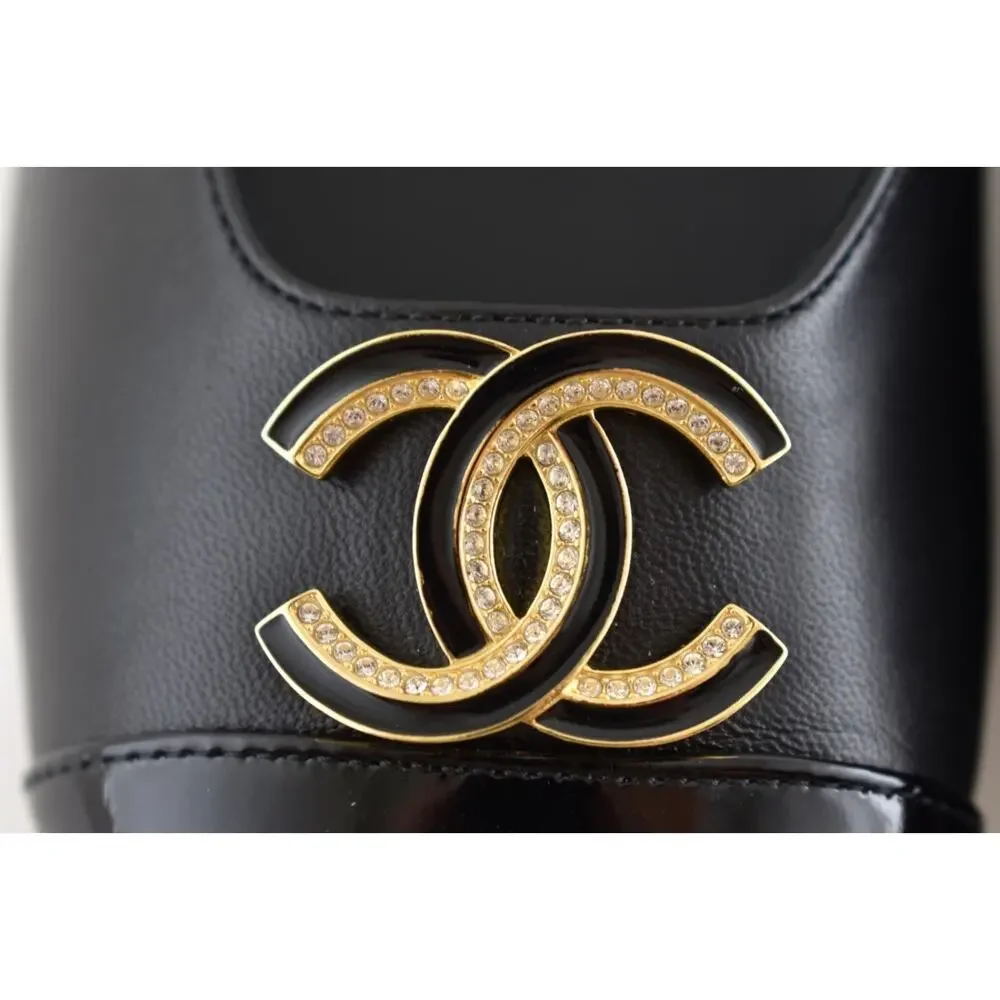 CHANEL 25p black
