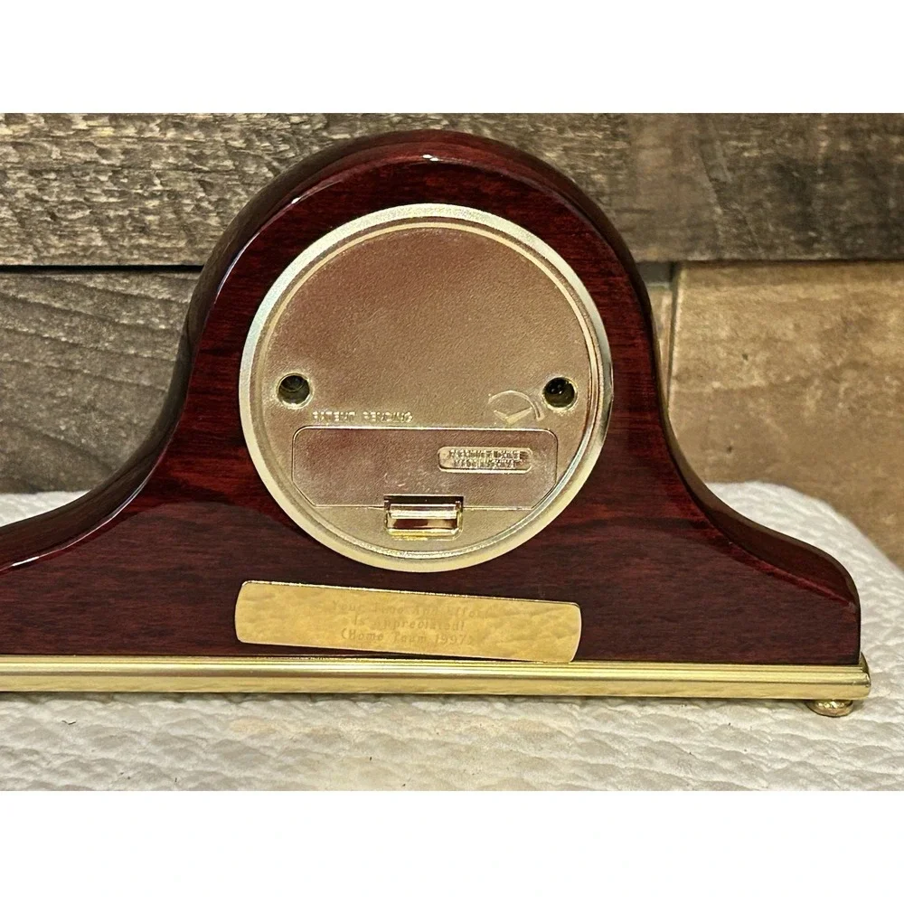 Vintage‎ Cherry Wood Grain Danbury Mantel Clock with Gold Tone Accents
