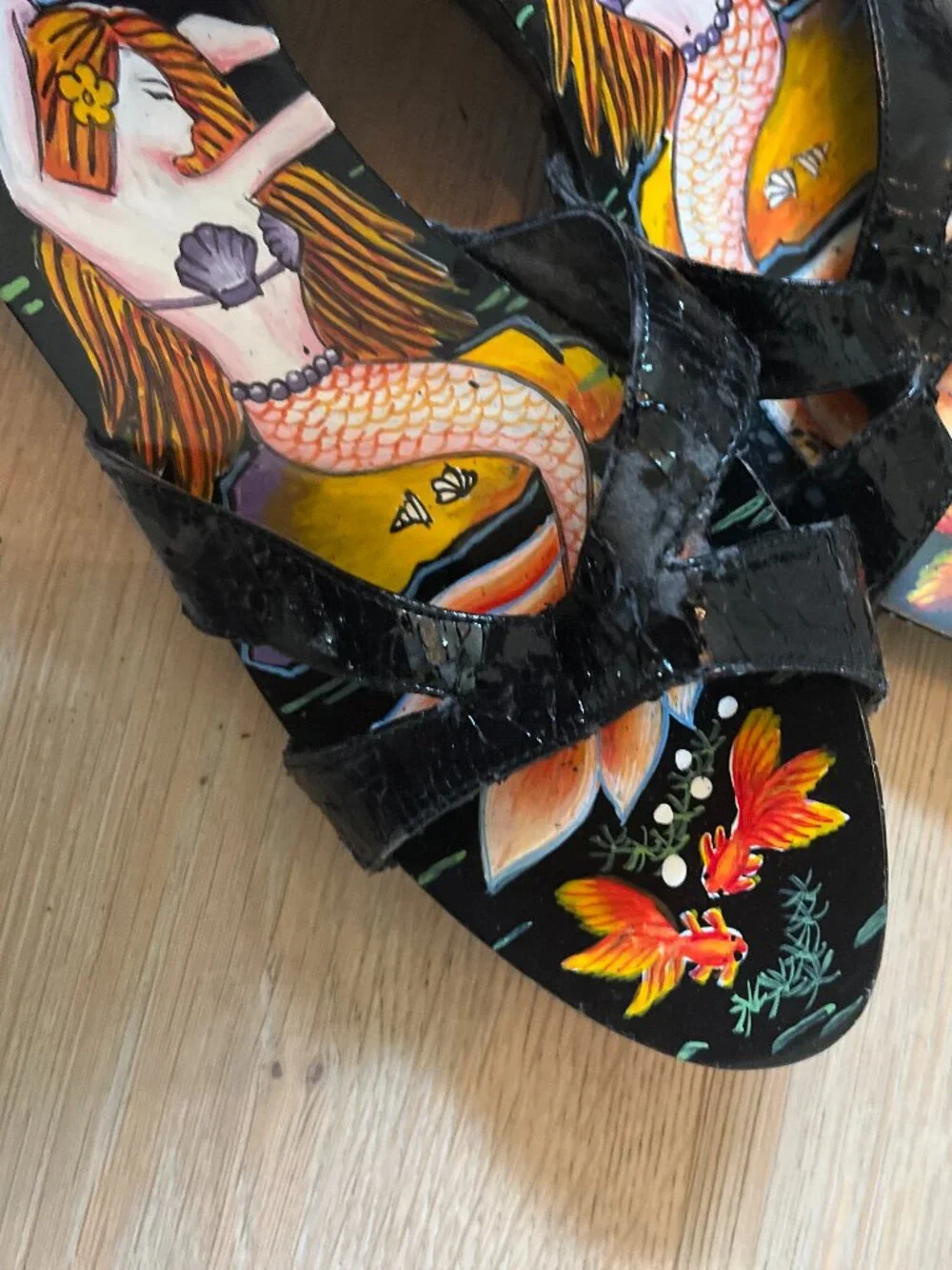 Rare Vintage Beverly Feldman Hand Painted Mermaid Fish Scene Wedge Sandals Black