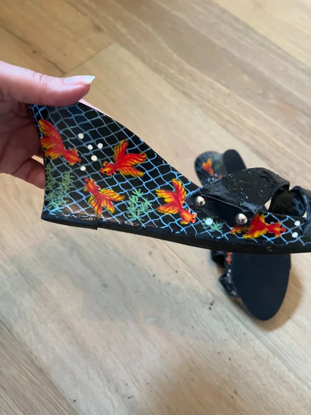 Rare Vintage Beverly Feldman Hand Painted Mermaid Fish Scene Wedge Sandals Black