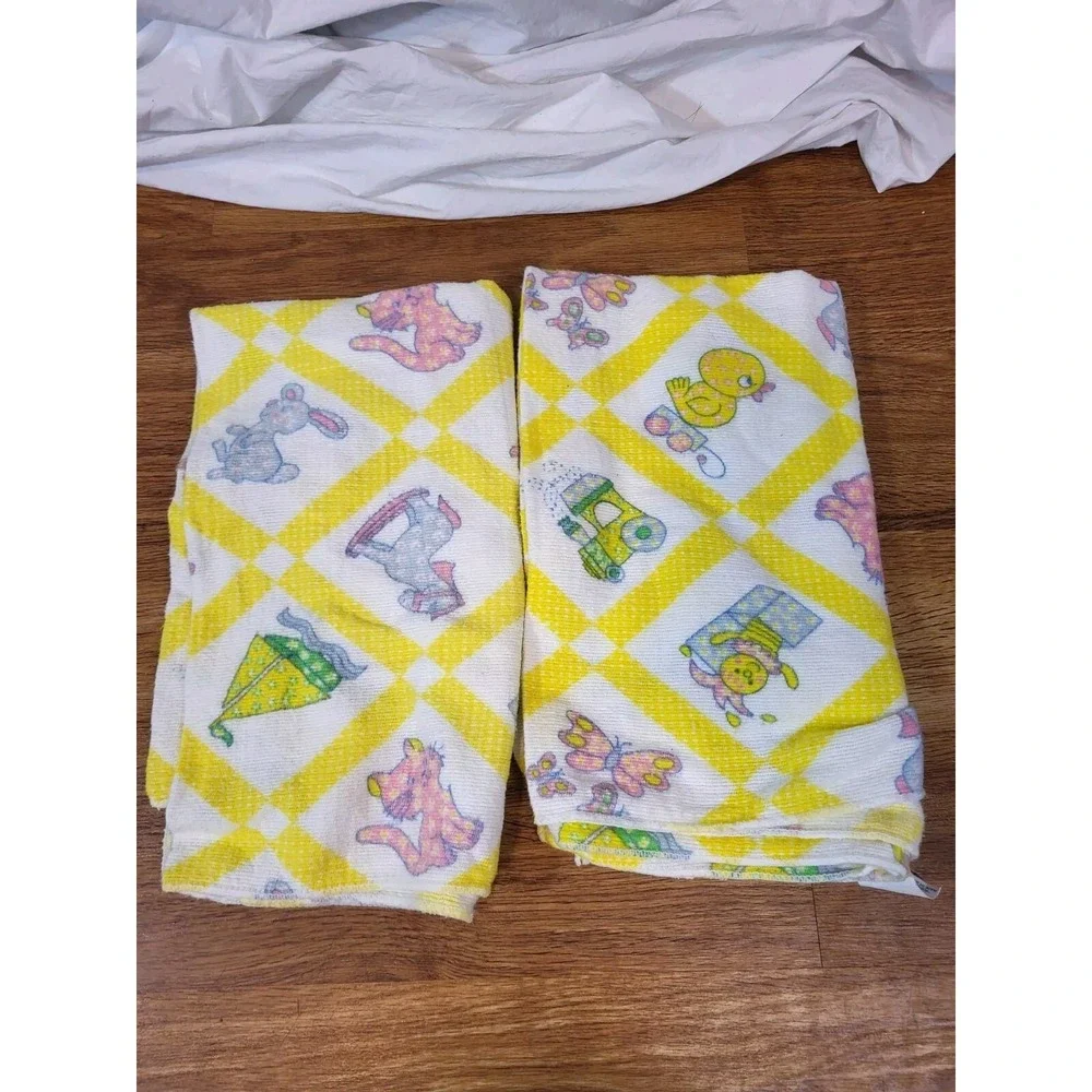 (2) Vintage Riegel Yellow‎ Baby Receiving Blankets Bunnies Chicks Kittens Boats