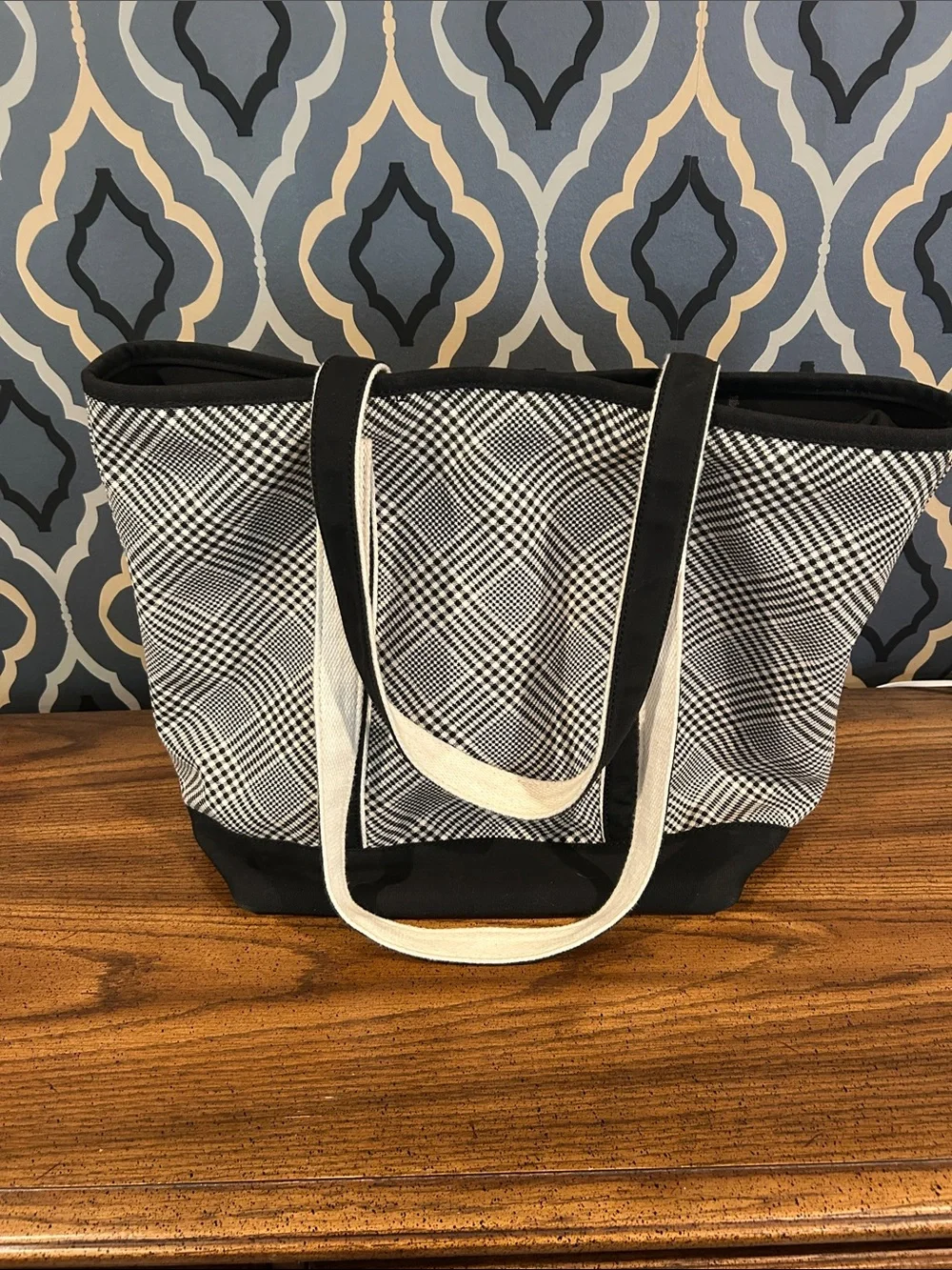 Lands' End Large Black and White Plaid Canvas Tote with long Straps with Zipper