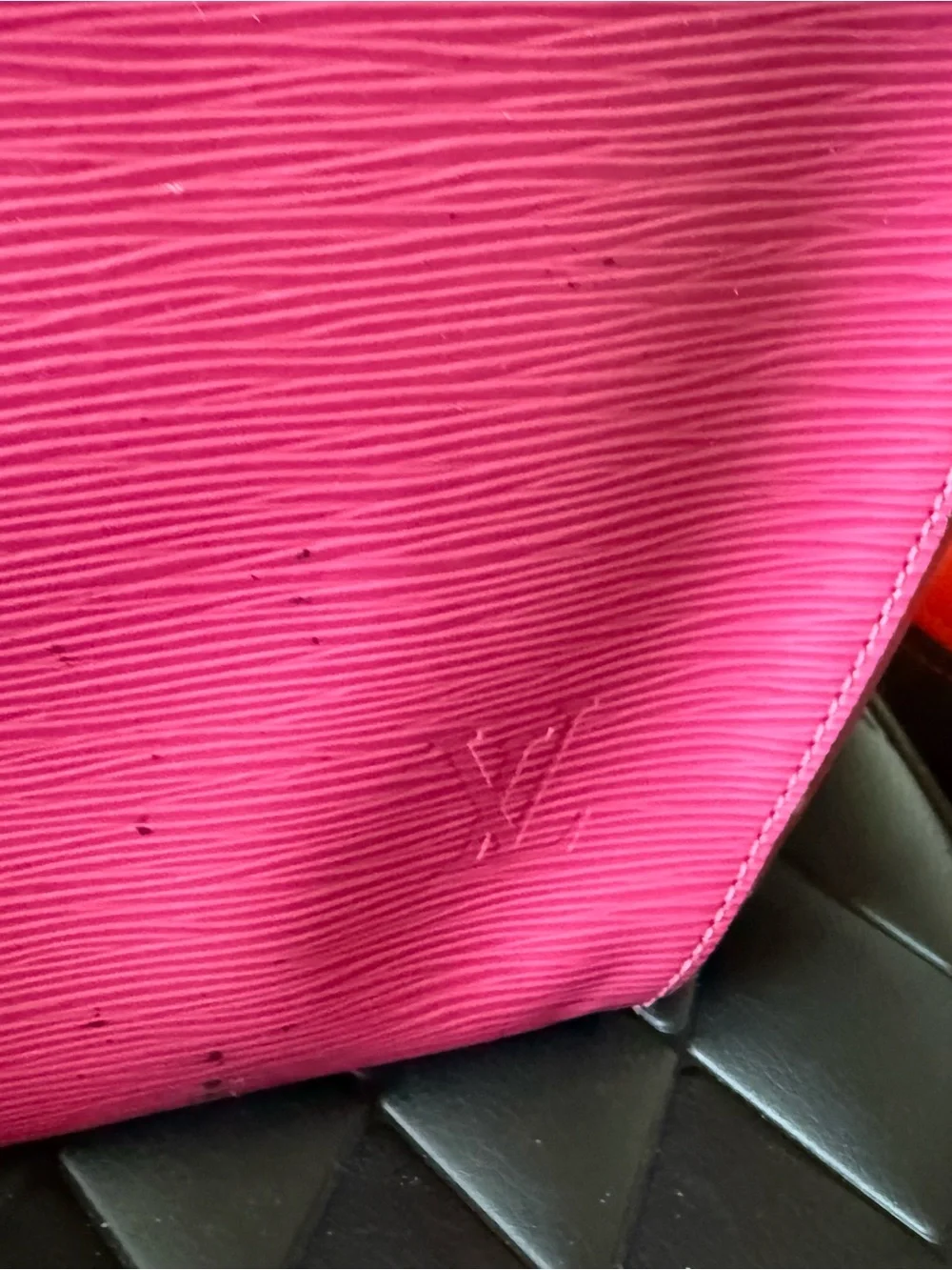 Louis Vuitton bold hot