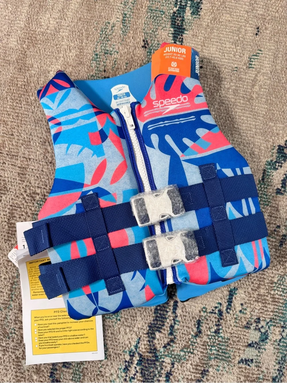 Speedo Youth Life Jacket Vest featuring zipper and buckle closure BRAND NEW