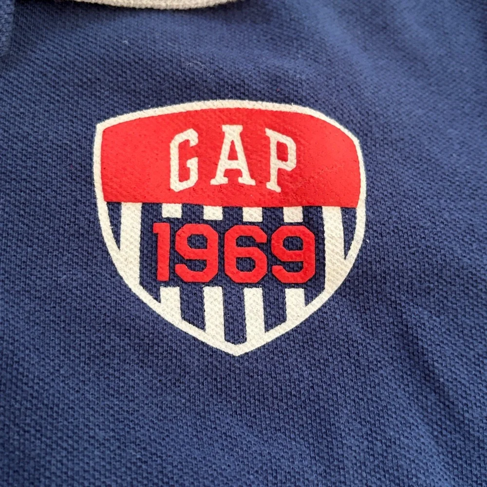 GAP polo bold