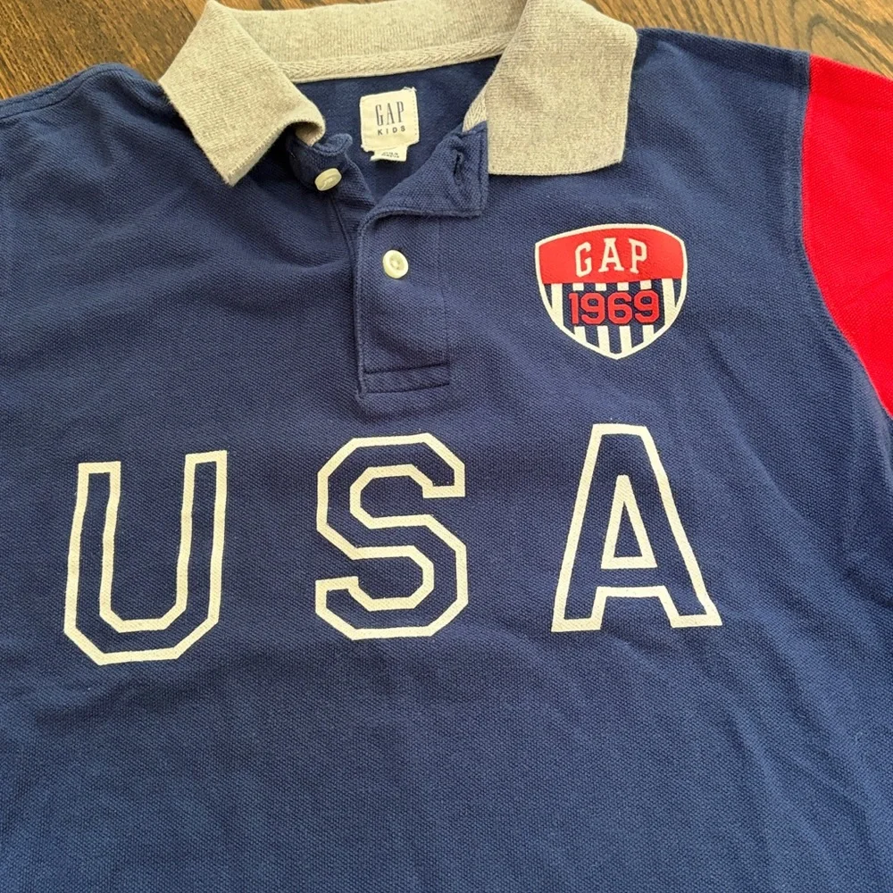 GAP polo bold