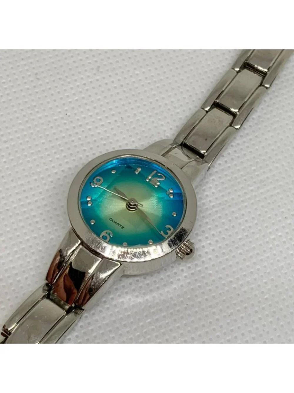 N/A silver tone
