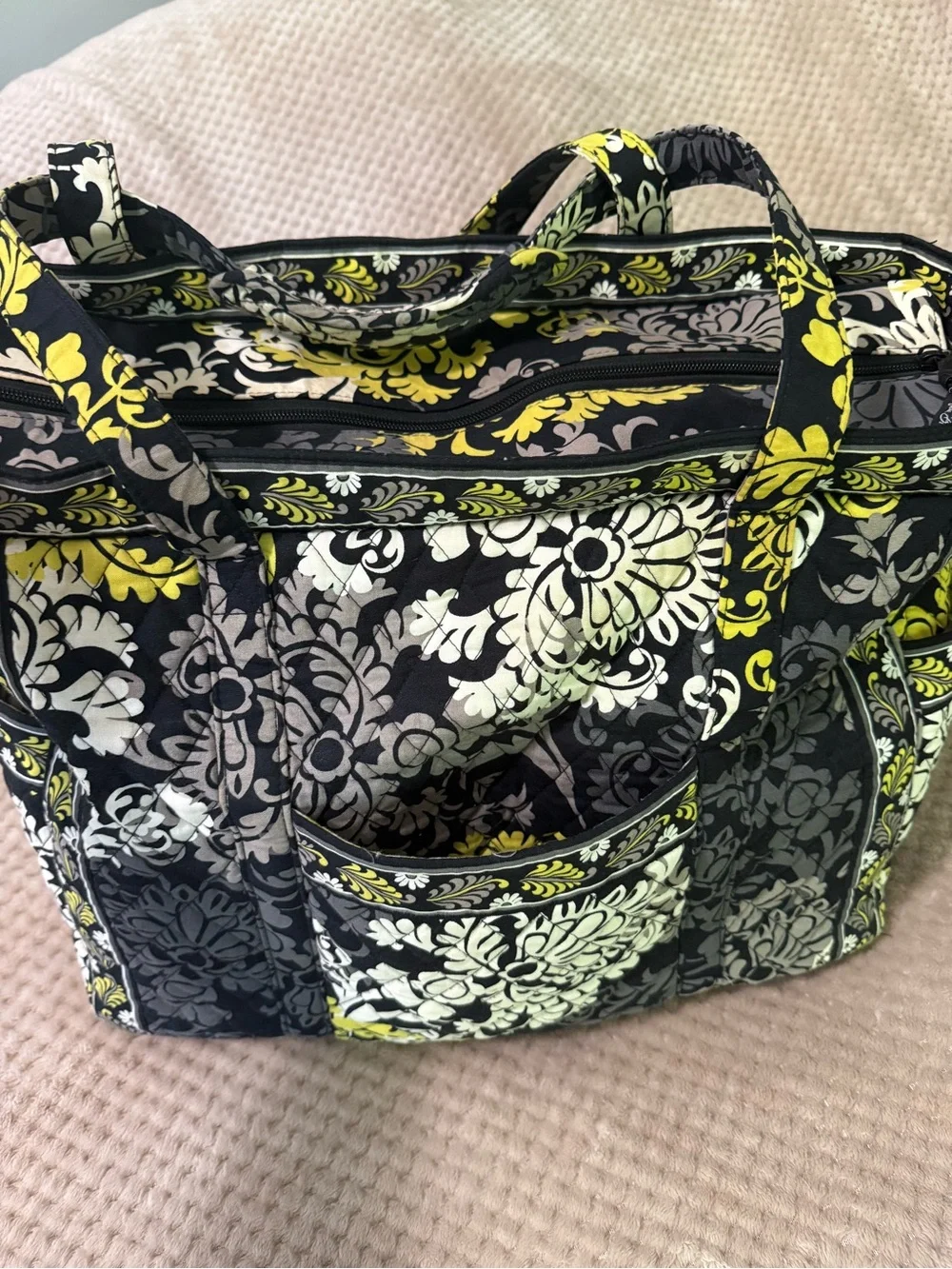 Vera Bradley pockets secures