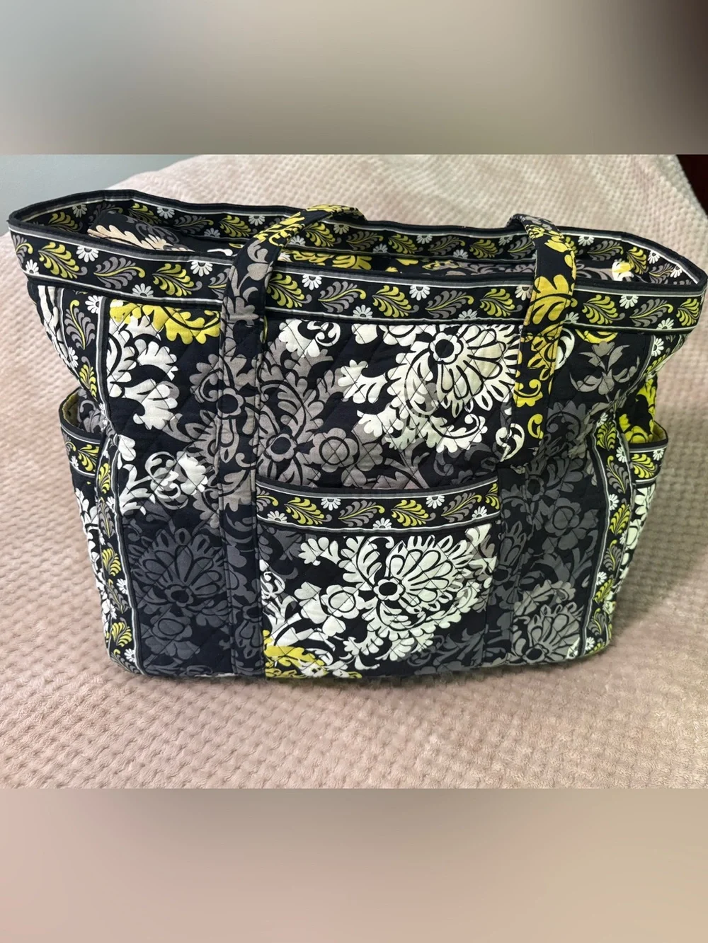 Vera Bradley eye catching bold