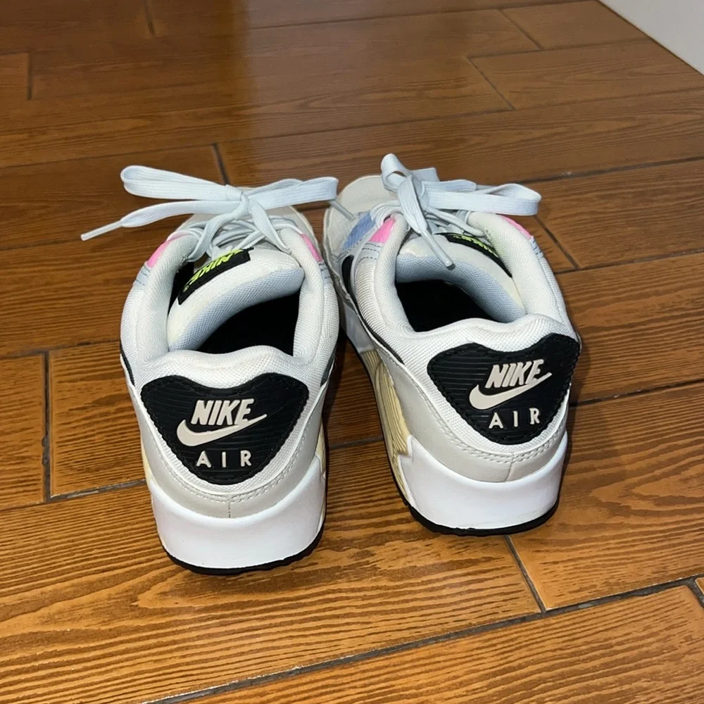 Nike reposhing this