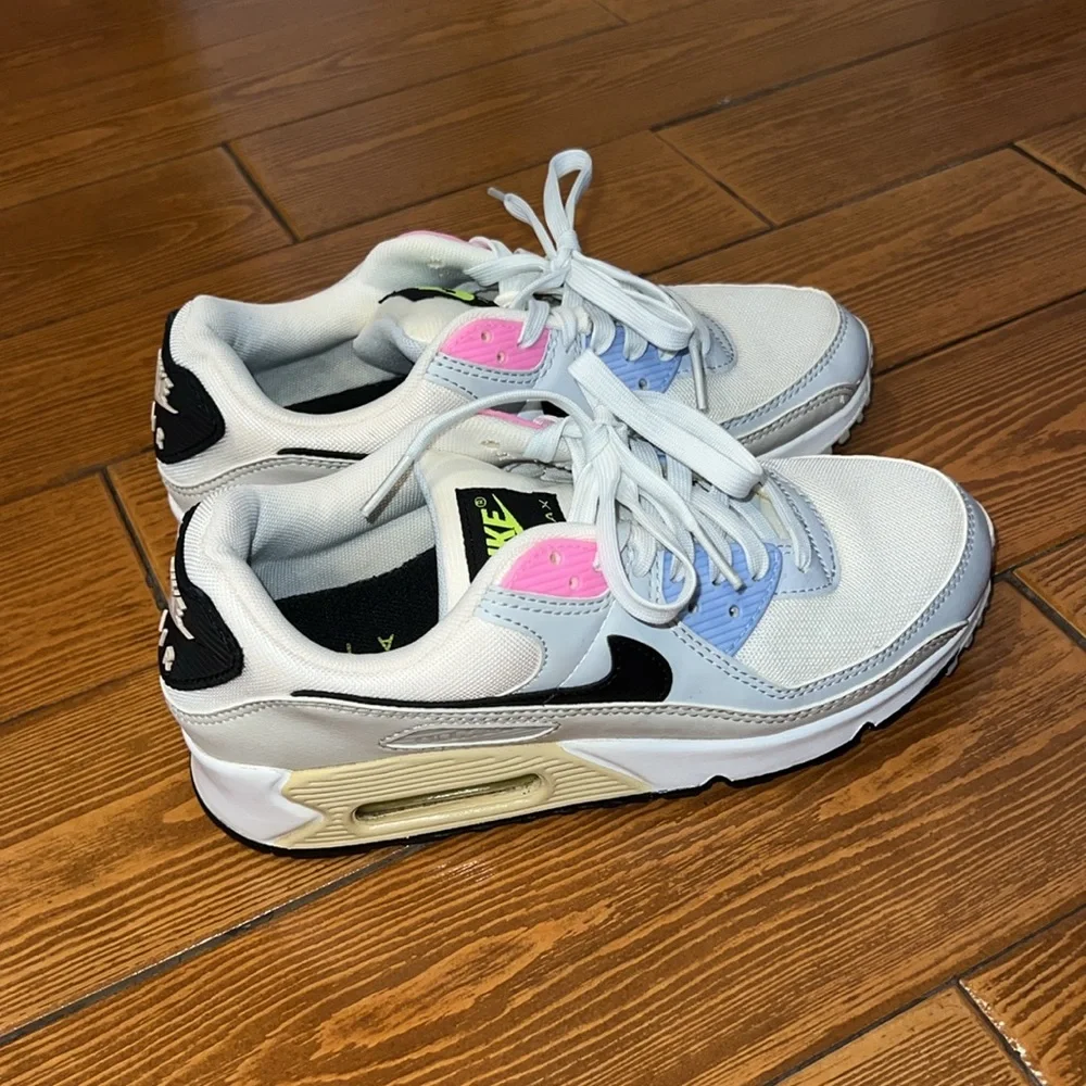 Nike reposhing this