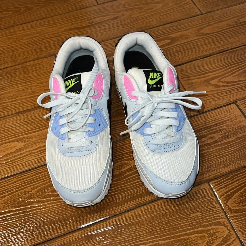 Nike reposhing this