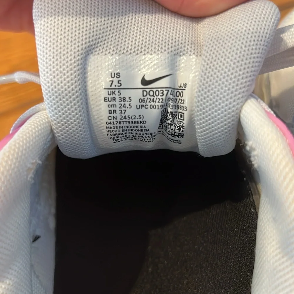 Nike reposhing this
