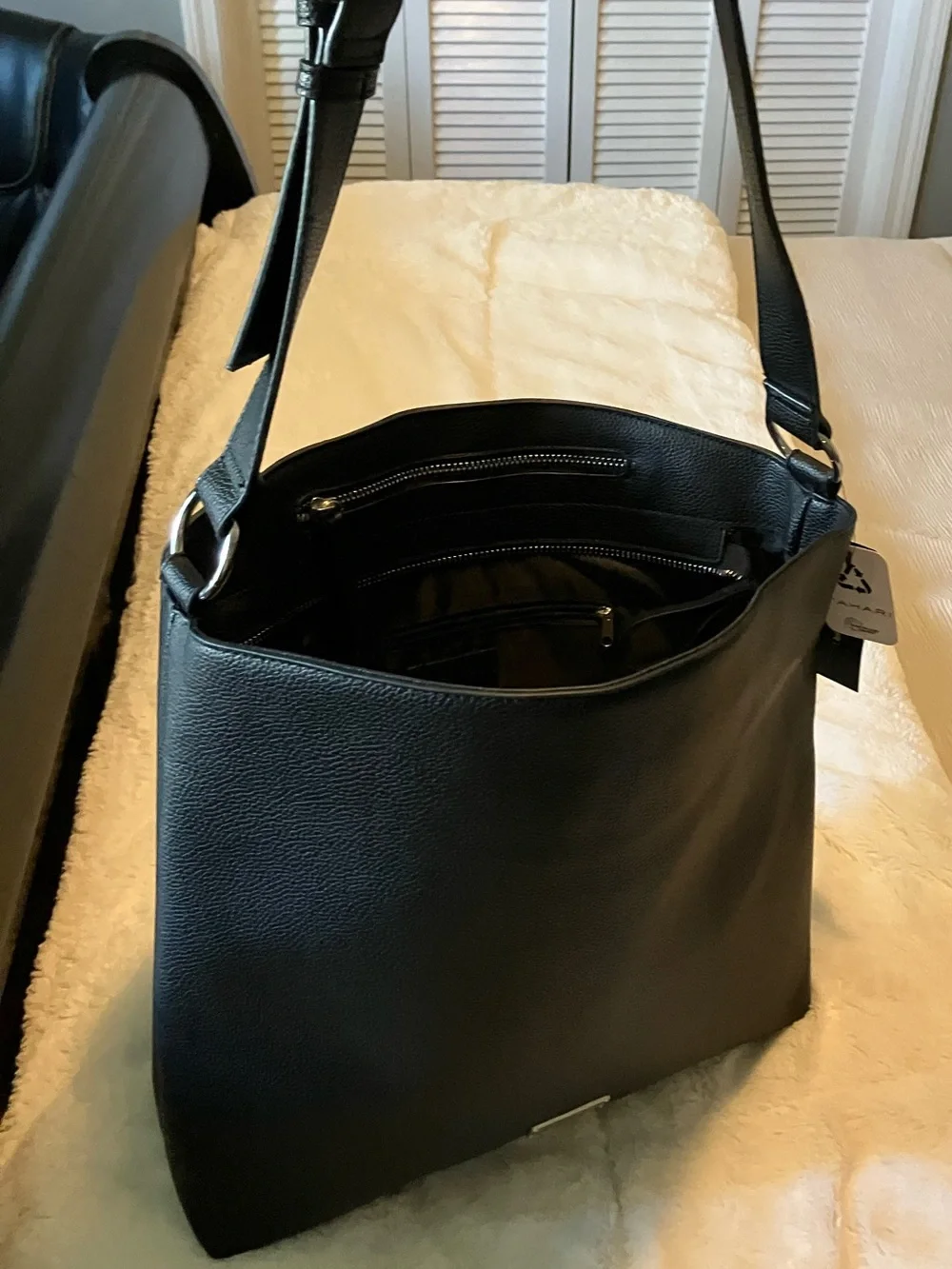 TAHARI Black Leather Purse