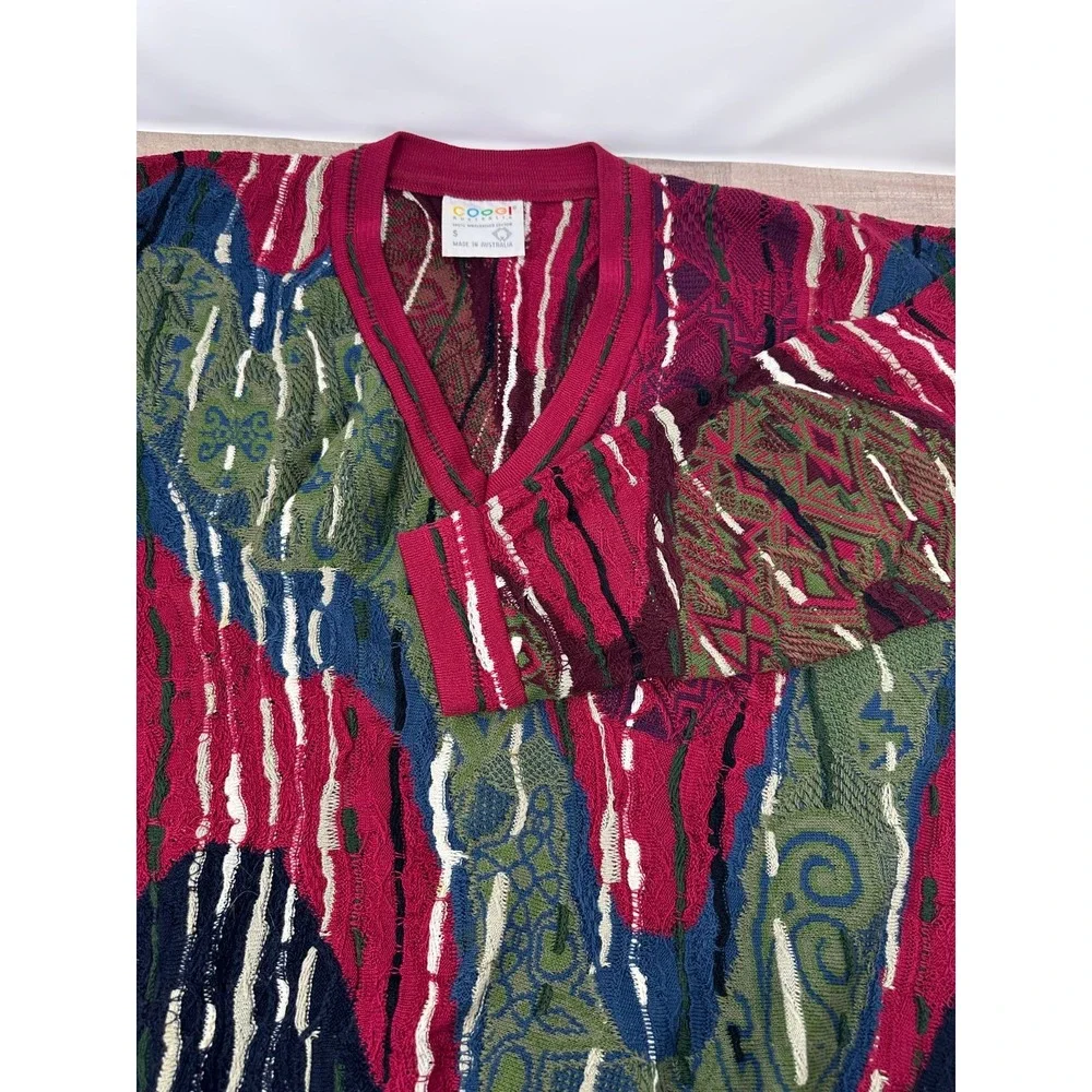 COOGI neck sweater
