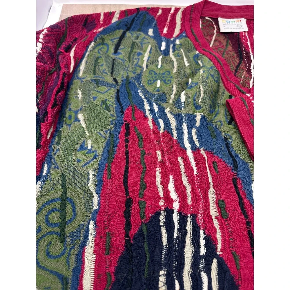 COOGI neck sweater