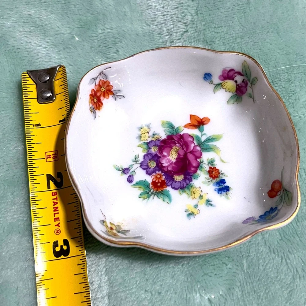 Unique Vintage this lovely