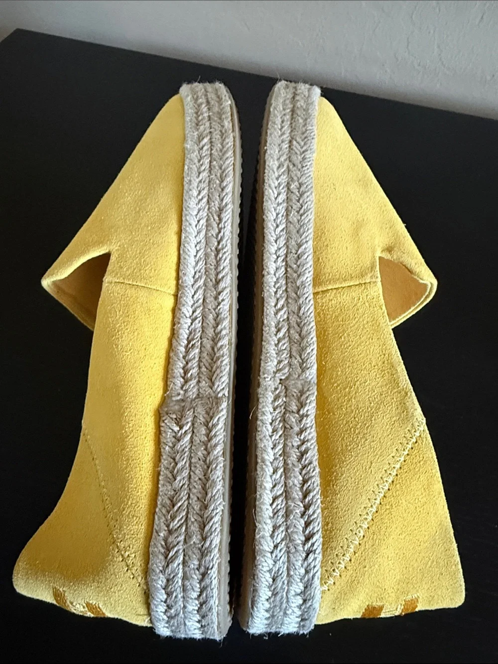 Toms brand style