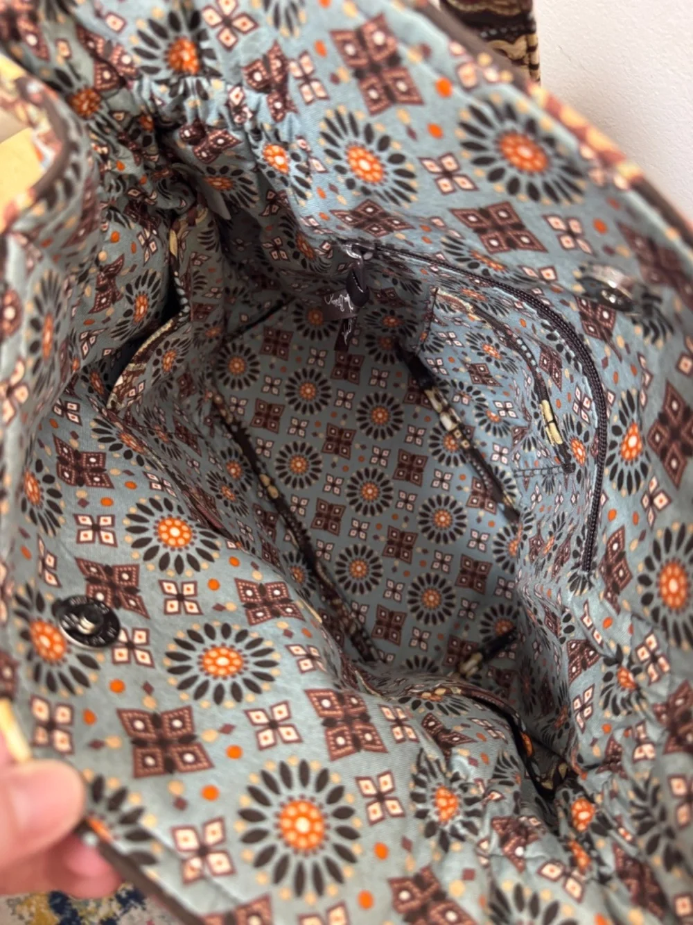 NWT Vera Bradley tote WITH matching cosmetic bag, Canyon print.