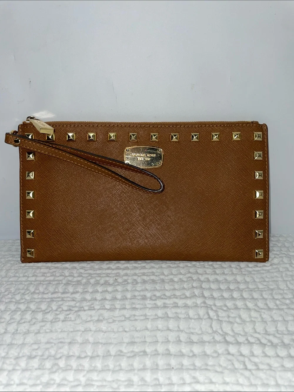 MICHAEL KORS SAFFIANO LEATHER WRISTLET FTL-07-041