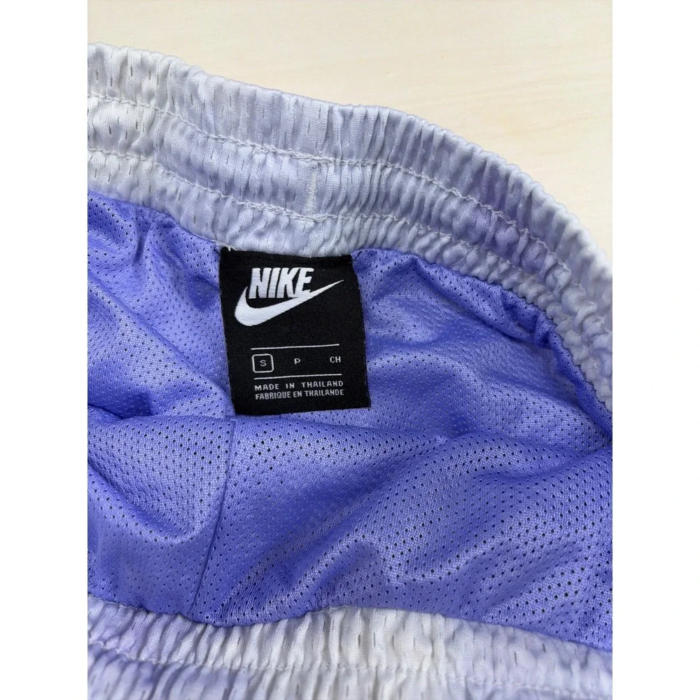 Nike abstract cloud