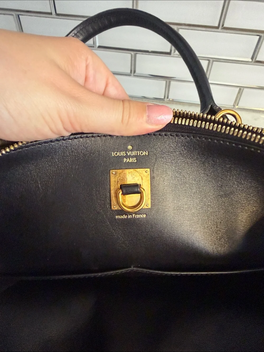 Louis Vuitton Black Leather City Steamer MM Gold Hardware and Detachable Strap