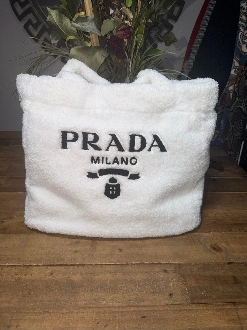 Prada carry luxe