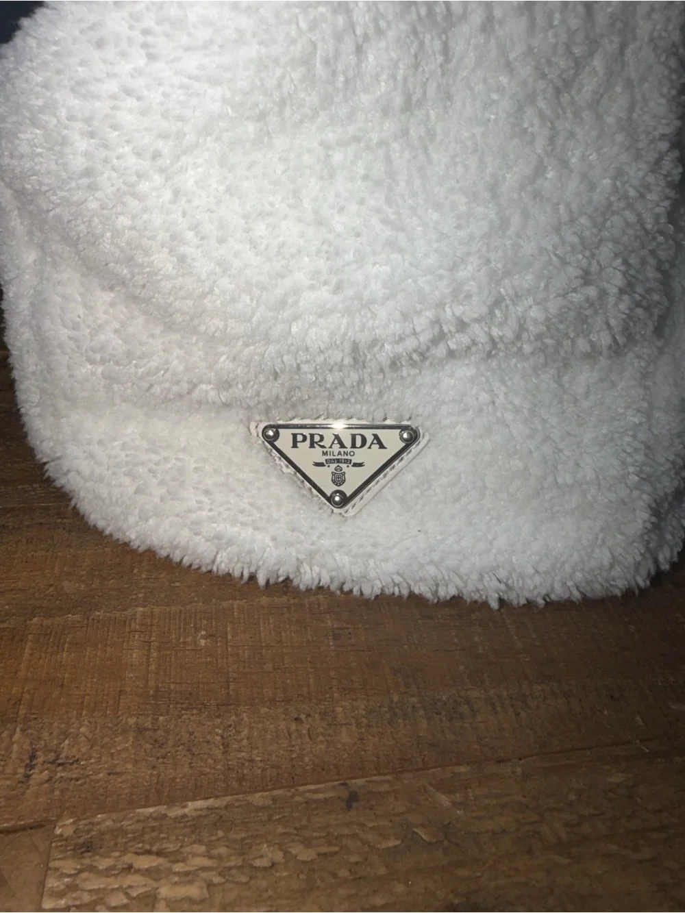 Prada carry luxe