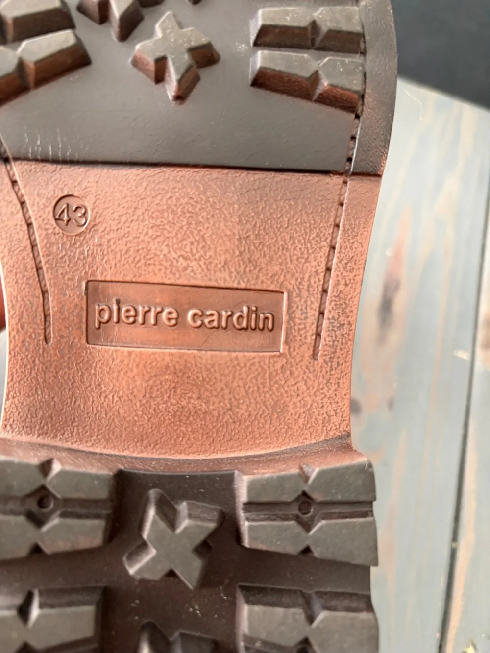 Pierre Cardin elegant pierre