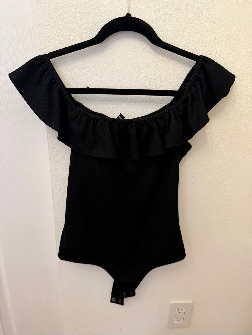 Express off shoulder