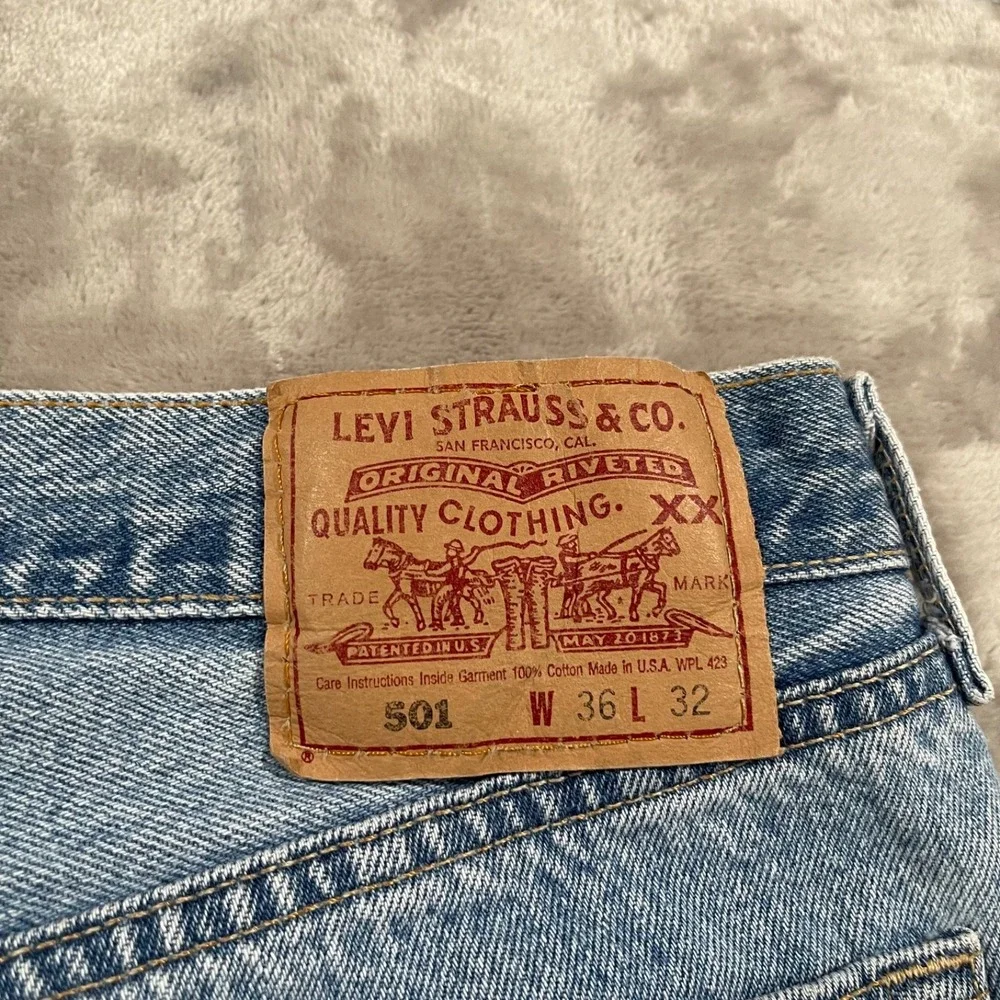 Vintage Levis 501 Jeans Mens 36x32 Blue Button Fly Made in USA Denim Light Wash