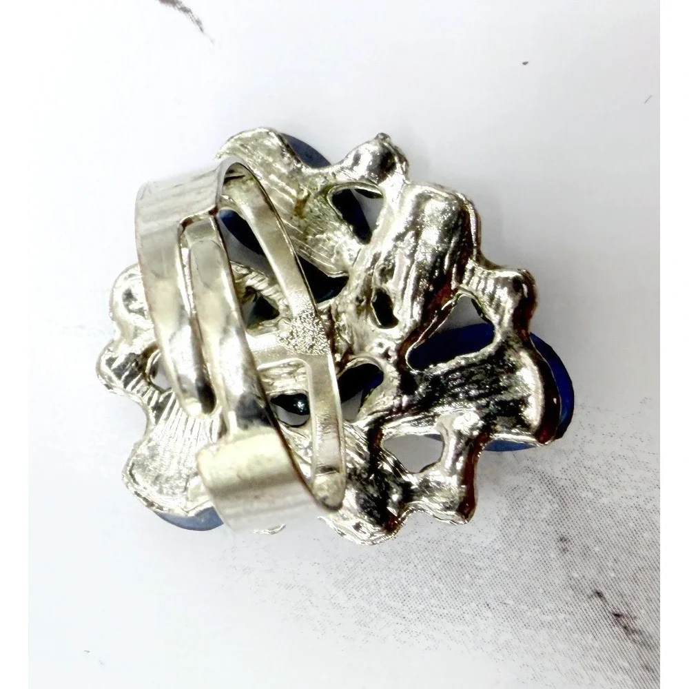 Source Unknown silver tone