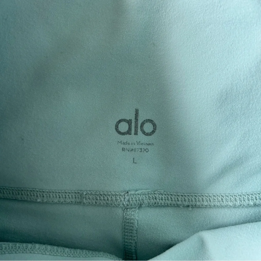 ALO Yoga soft stretchy