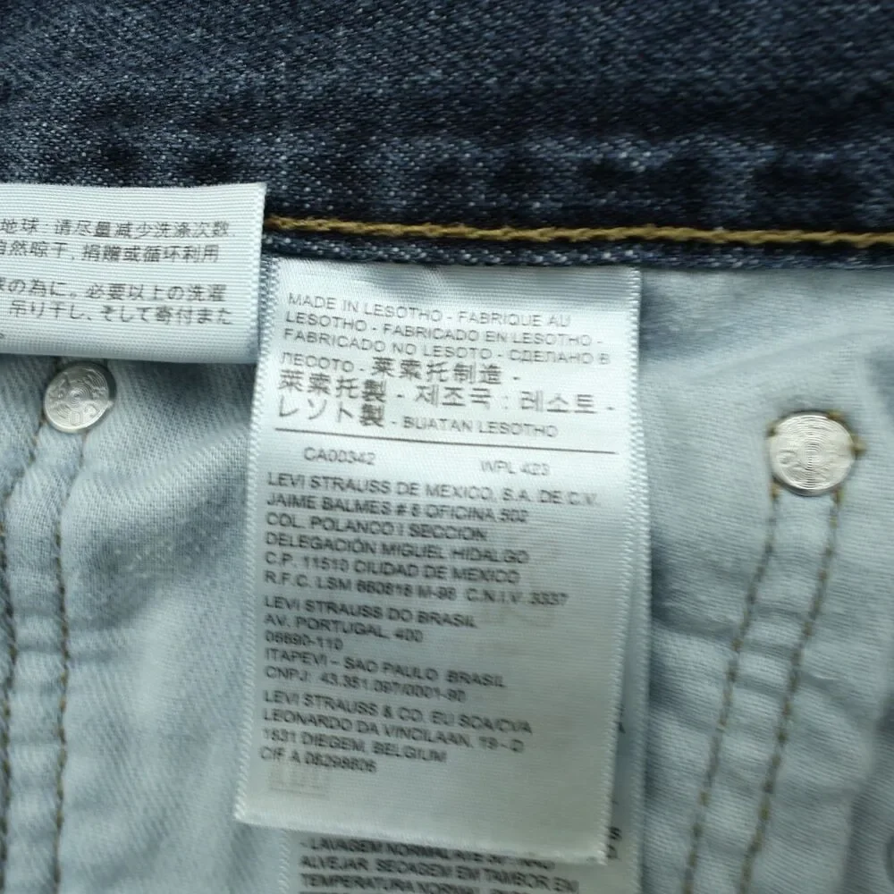 Levis good loose