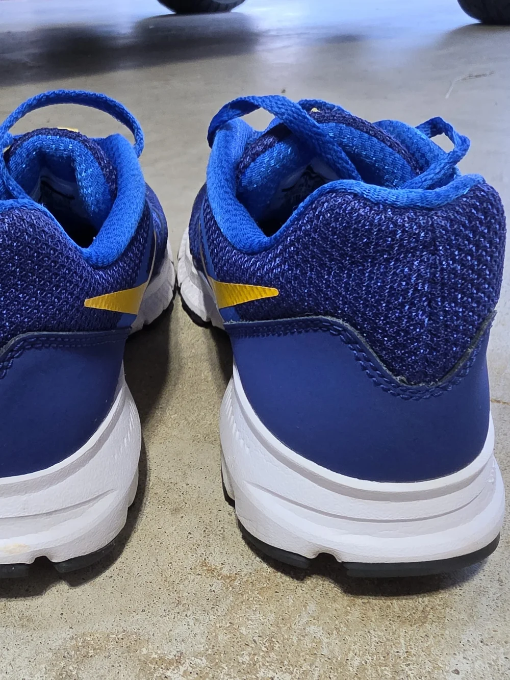 Nike lightweight trainers