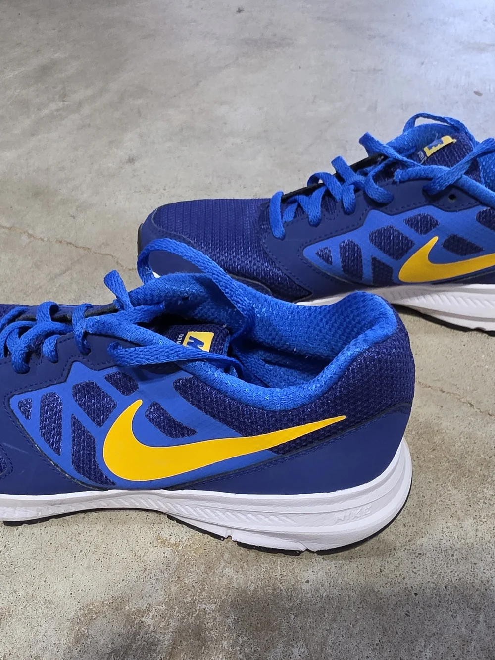 Nike lightweight trainers